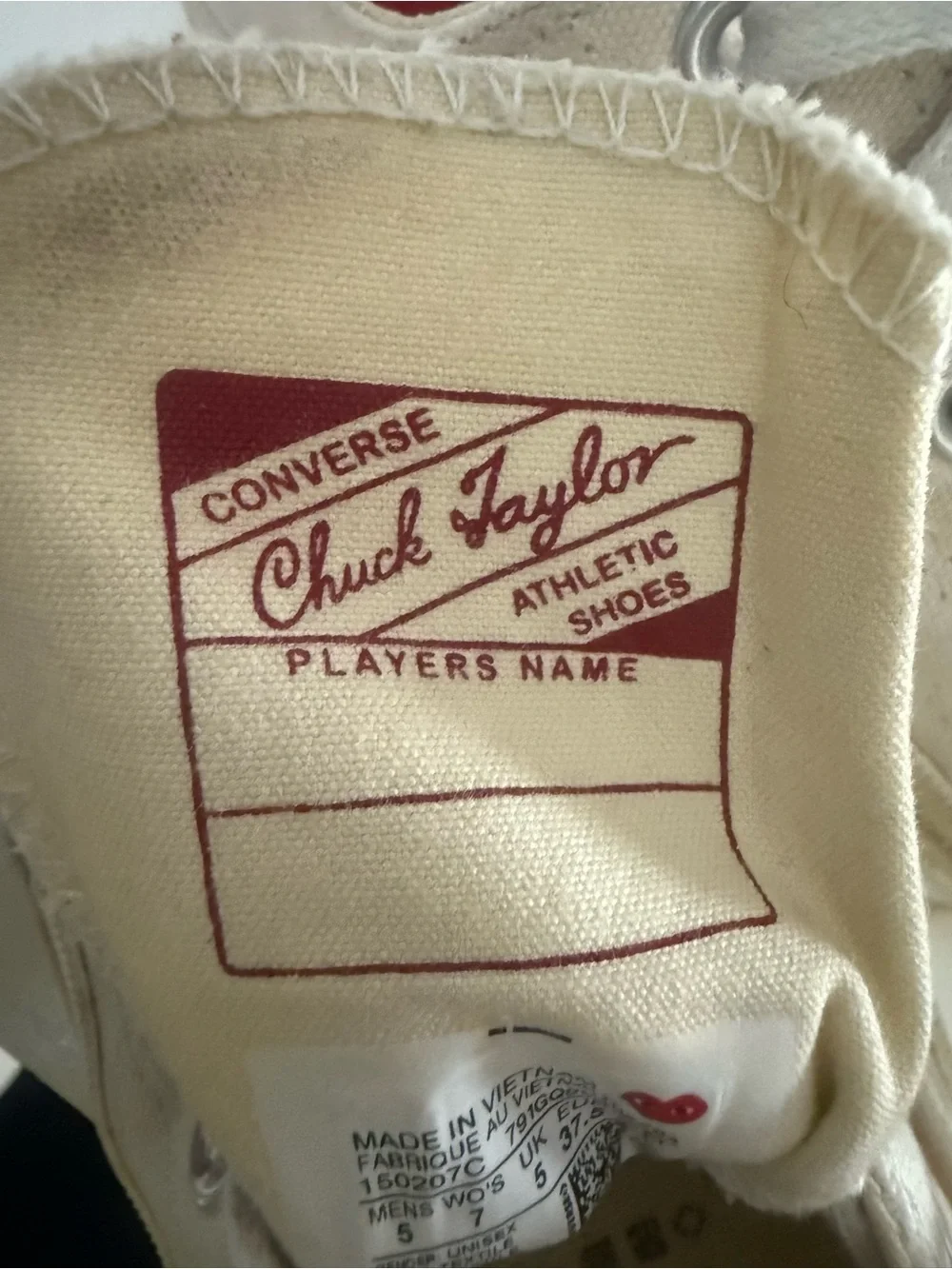Comme des Garcons PLAY Cream Low-Top Sneakers with Red Heart